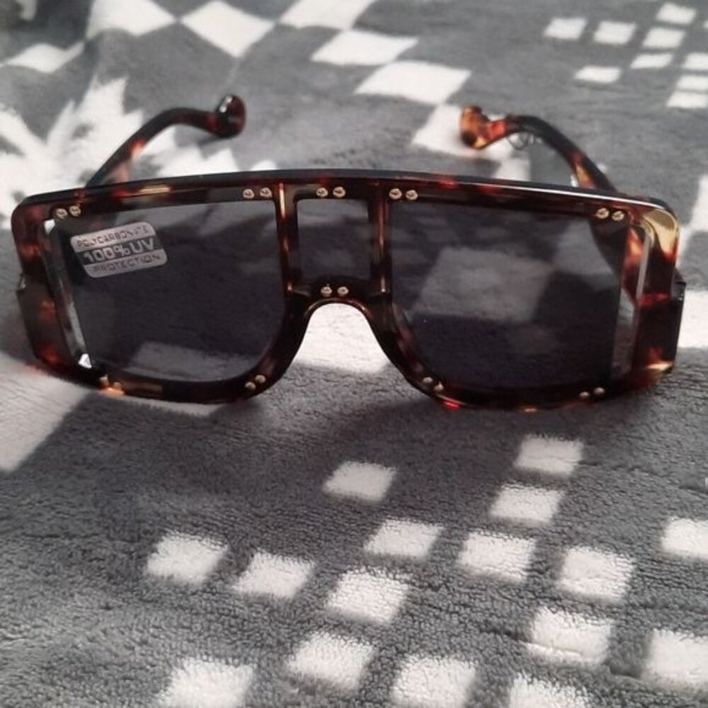 Unique Spexx Tortoiseshell Studded Fashion Gradient Polycarbonate  Sunglasses